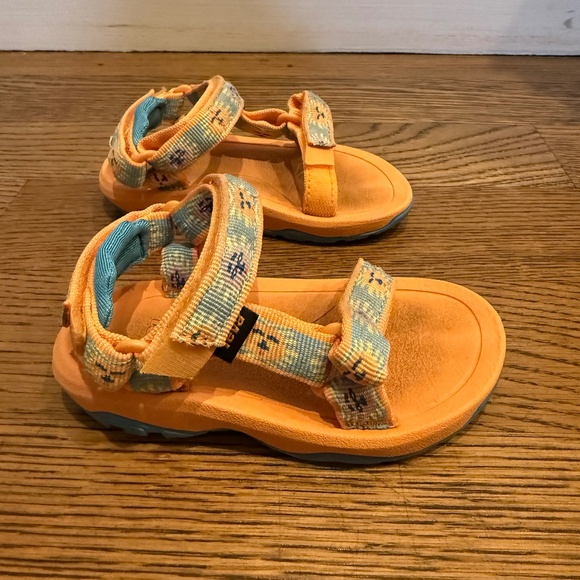 Teva sandals, great condition, toddler size 6 - Picture 1 of 5